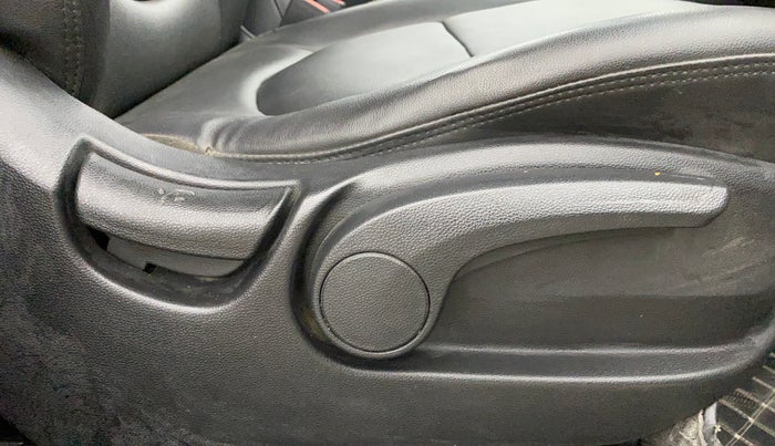 2016 Hyundai Creta SX PLUS AT 1.6 PETROL, CNG, Automatic, 71,230 km, Driver Side Adjustment Panel