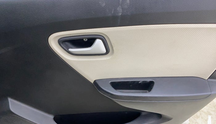 2021 Maruti Alto LXI, Petrol, Manual, 43,908 km, Driver Side Door Panels Control