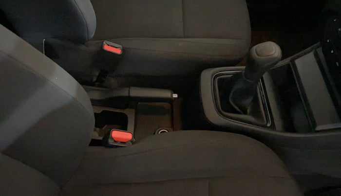 2023 Tata PUNCH PURE MT, Petrol, Manual, 33,214 km, Gear Lever