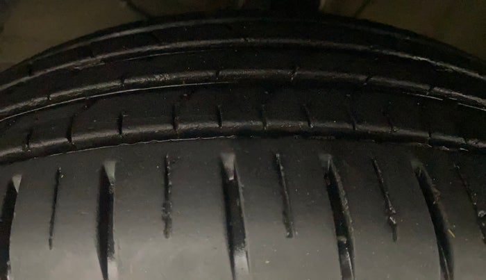 2023 Maruti Swift ZXI PLUS AMT, Petrol, Automatic, 13,554 km, Left Front Tyre Tread