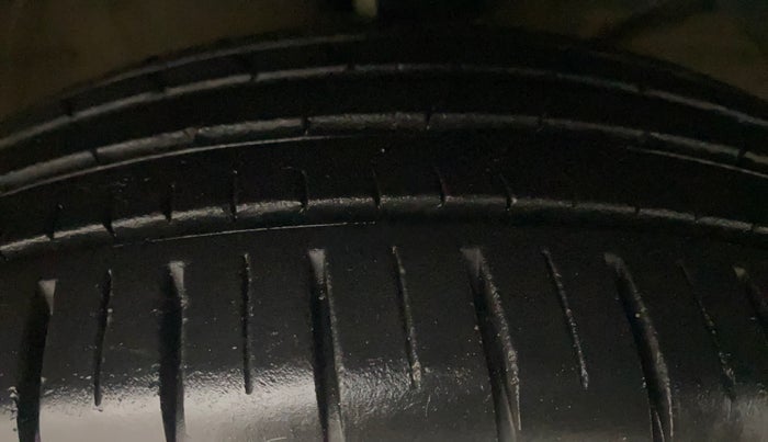 2023 Maruti Swift ZXI PLUS AMT, Petrol, Automatic, 13,554 km, Right Front Tyre Tread