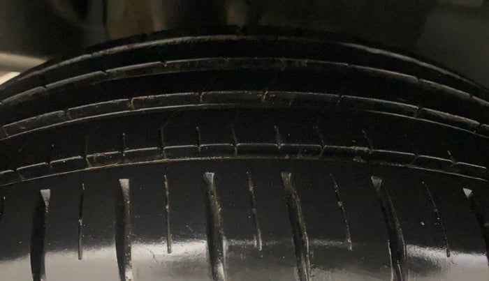 2023 Maruti Swift ZXI PLUS AMT, Petrol, Automatic, 13,554 km, Right Rear Tyre Tread