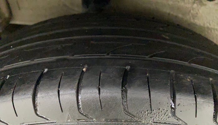 2015 Maruti Celerio ZXI, Petrol, Manual, 1,09,257 km, Right Rear Tyre Tread