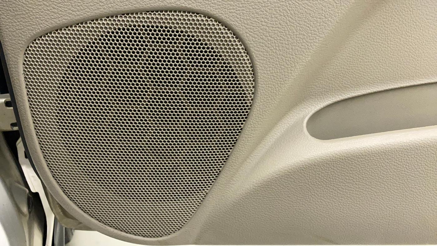 2015 Maruti Celerio ZXI, Petrol, Manual, 1,09,257 km, Speaker