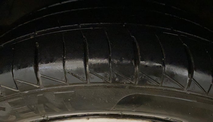 2012 Hyundai i20 MAGNA (O) 1.4 CRDI, Diesel, Manual, 51,385 km, Left Front Tyre Tread