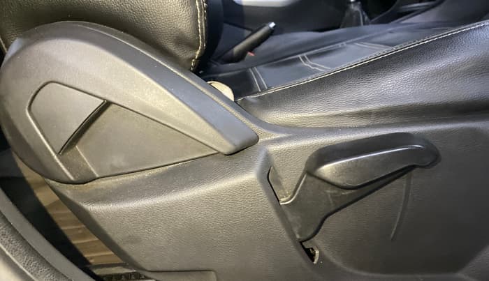 2017 Ford New Figo TITANIUM 1.2 PETROL MT, Petrol, Manual, 34,711 km, Driver Side Adjustment Panel
