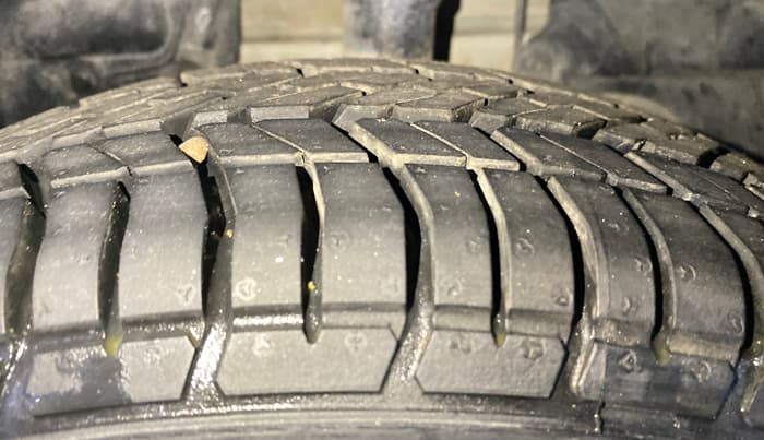 2017 Ford New Figo TITANIUM 1.2 PETROL MT, Petrol, Manual, 34,711 km, Left Front Tyre Tread