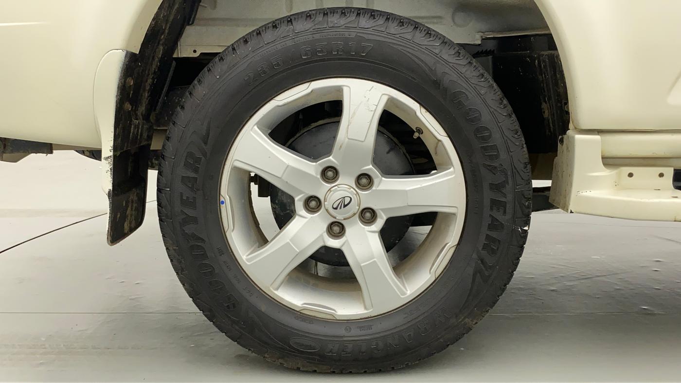 2019 Mahindra Scorpio S9, Diesel, Manual, 74,575 km, Right Rear Wheel