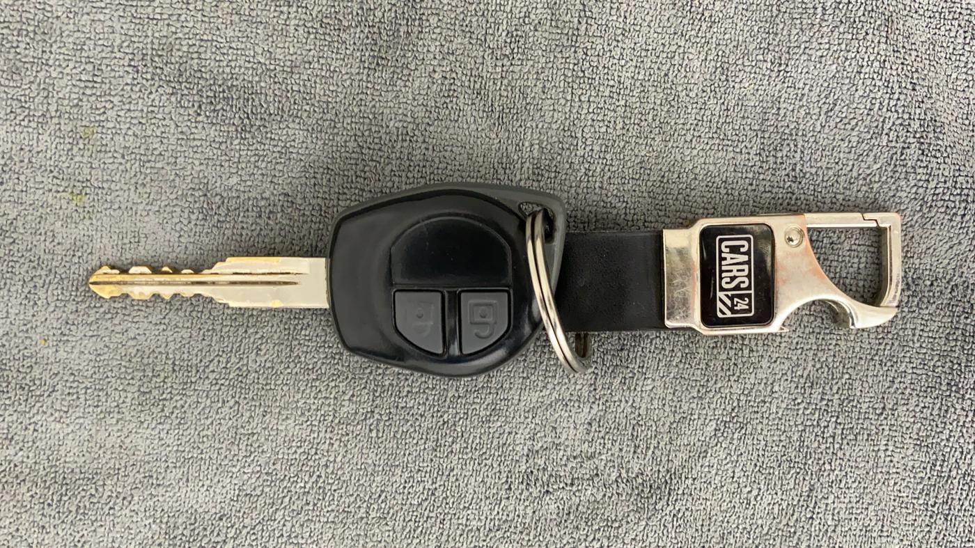 2015 Maruti Swift Dzire VXI, Petrol, Manual, 66,694 km, Key Close Up