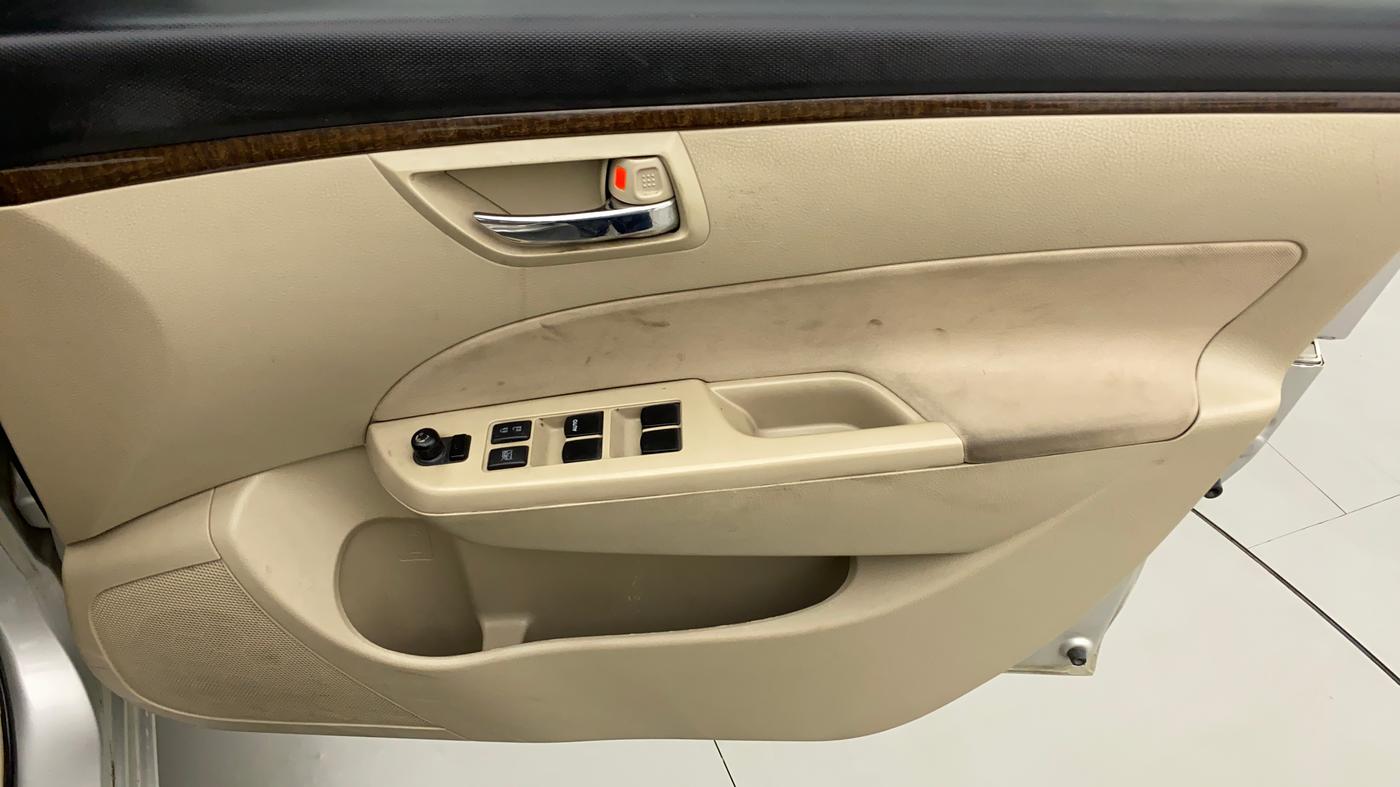 2015 Maruti Swift Dzire VXI, Petrol, Manual, 66,694 km, Driver Side Door Panels Control