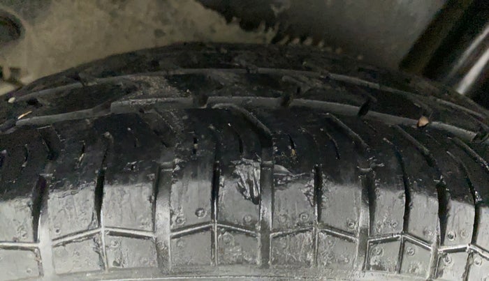 2015 Maruti Swift Dzire VXI, Petrol, Manual, 66,694 km, Left Rear Tyre Tread