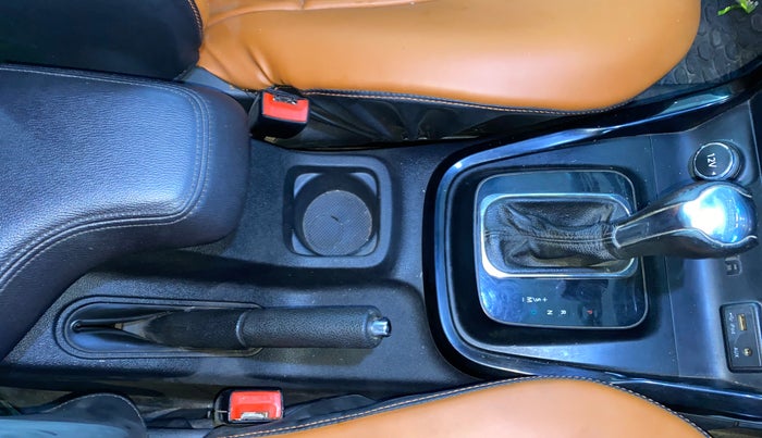 2017 Tata Hexa XMA 4X2 7 STR, Diesel, Automatic, 77,501 km, Gear Lever