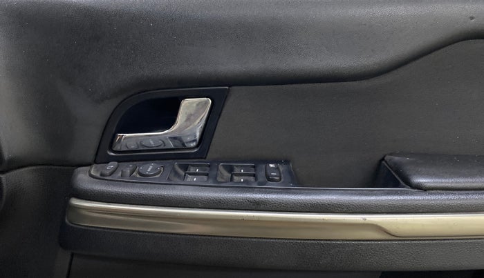 2017 Tata Hexa XMA 4X2 7 STR, Diesel, Automatic, 77,501 km, Driver Side Door Panels Control