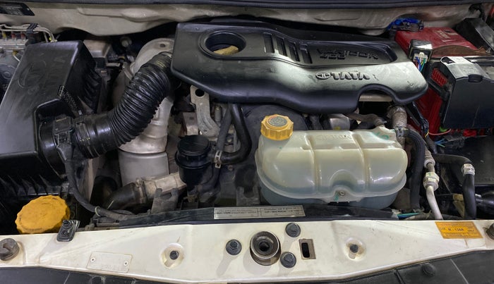 2017 Tata Hexa XMA 4X2 7 STR, Diesel, Automatic, 77,501 km, Engine View