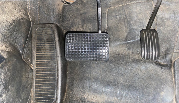 2017 Tata Hexa XMA 4X2 7 STR, Diesel, Automatic, 77,501 km, Pedals