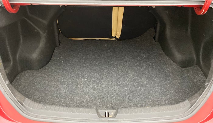 2019 Toyota YARIS J MT, Petrol, Manual, 39,908 km, Boot Inside