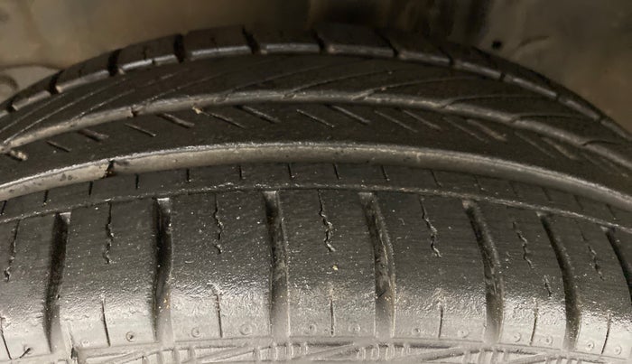 2019 Toyota YARIS J MT, Petrol, Manual, 39,908 km, Left Front Tyre Tread
