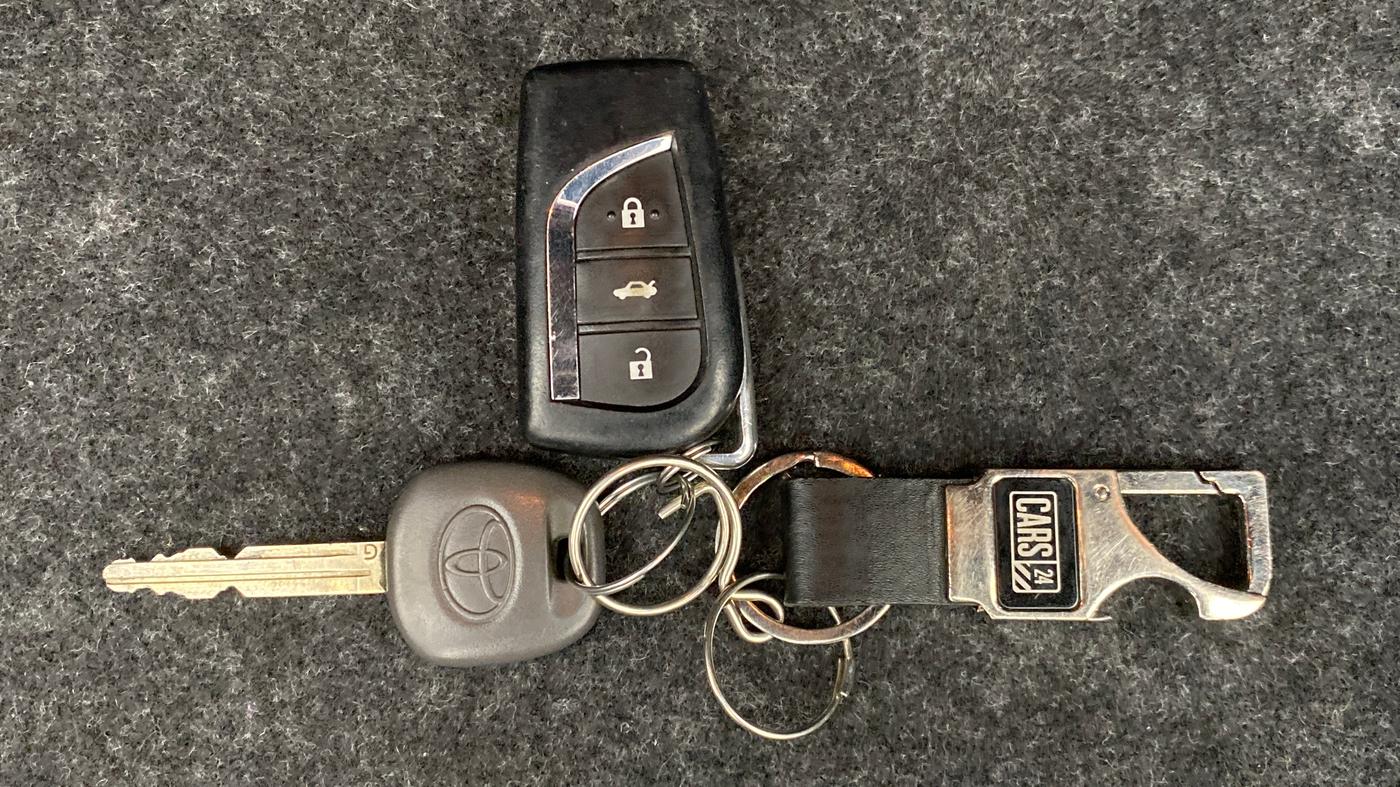 2019 Toyota YARIS J MT, Petrol, Manual, 39,908 km, Key Close Up