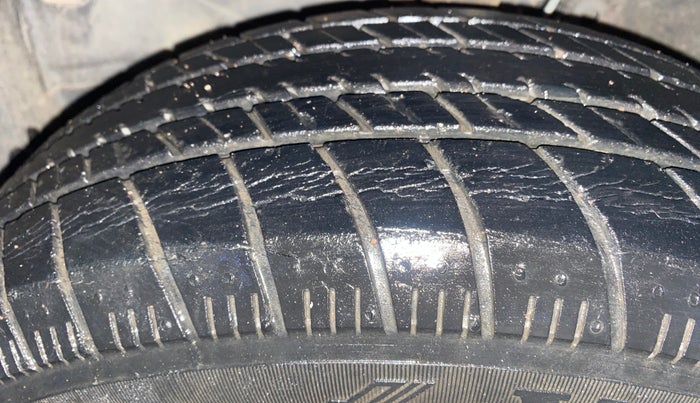 2015 Honda Amaze 1.2L I-VTEC S, Petrol, Manual, 6,293 km, Left Front Tyre Tread