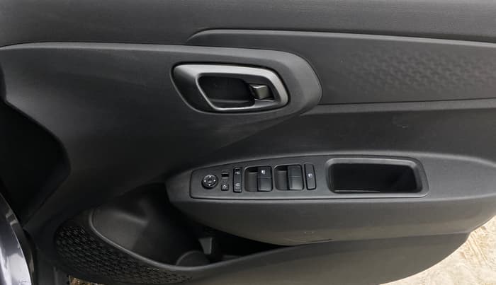 2023 Hyundai EXTER SX(O) CONNECT 1.2 AMT, Petrol, Automatic, 52,517 km, Driver Side Door Panels Control