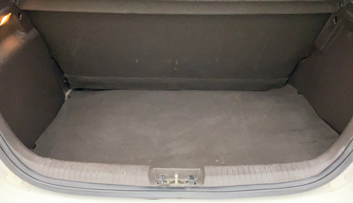 2011 Hyundai i20 MAGNA (O) 1.2, Petrol, Manual, 54,054 km, Boot Inside