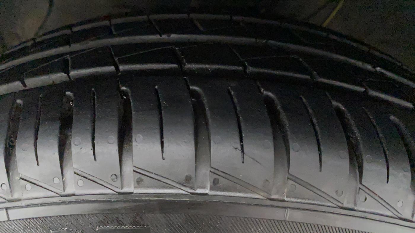 2021 Hyundai AURA S CNG, CNG, Manual, 8,115 km, Right Front Tyre Tread