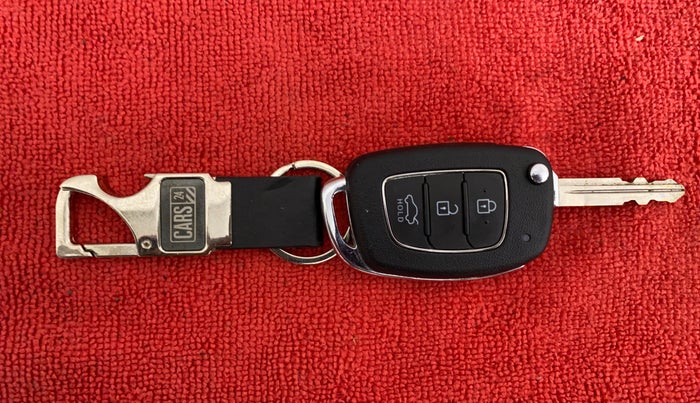2021 Hyundai AURA S CNG, CNG, Manual, 8,115 km, Key Close Up