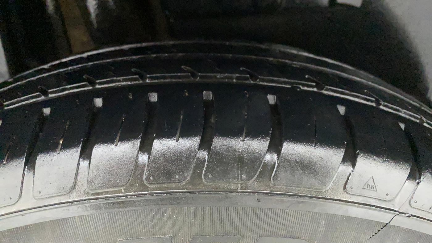 2018 Maruti Dzire LXI, Petrol, Manual, 35,890 km, Right Rear Tyre Tread