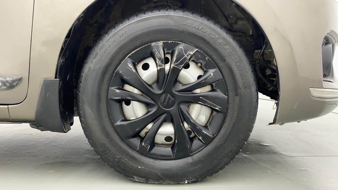 2018 Maruti Dzire LXI, Petrol, Manual, 35,890 km, Right Front Wheel