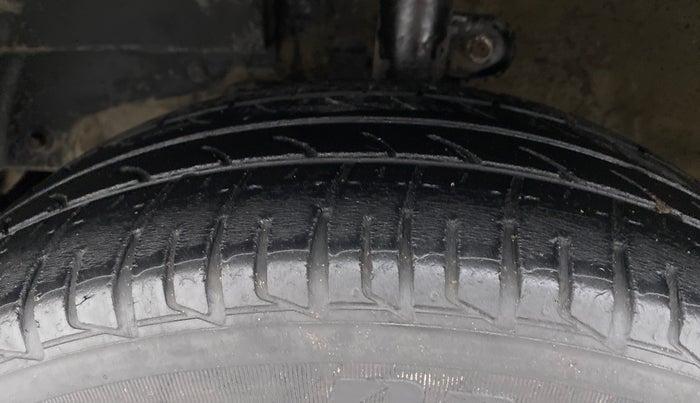 2019 Mahindra KUV 100 NXT K8 P 6 STR, Petrol, Manual, 57,454 km, Left Front Tyre Tread