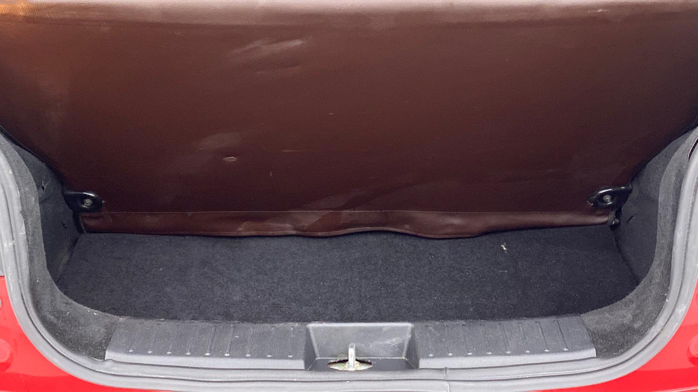 2019 Mahindra KUV 100 NXT K8 P 6 STR, Petrol, Manual, 57,454 km, Boot Inside