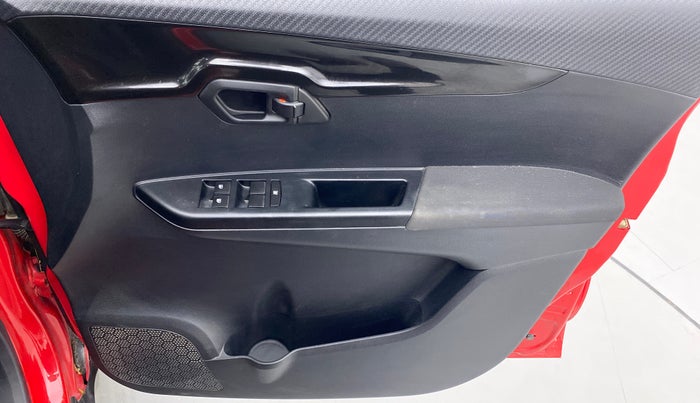 2019 Mahindra KUV 100 NXT K8 P 6 STR, Petrol, Manual, 57,454 km, Driver Side Door Panels Control