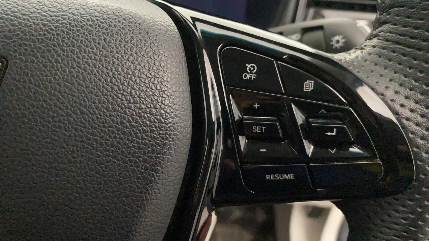 2024 Mahindra XUV 3XO AX5 1.2 L TCMPFi, Petrol, Manual, 28,471 km, Adaptive Cruise Control