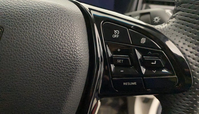 2024 Mahindra XUV 3XO AX5 1.2 L TCMPFi, Petrol, Manual, 28,471 km, Adaptive Cruise Control