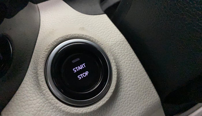 2024 Mahindra XUV 3XO AX5 1.2 L TCMPFi, Petrol, Manual, 28,471 km, Keyless Start/ Stop Button