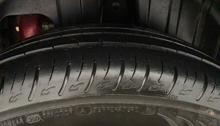 2024 Mahindra XUV 3XO AX5 1.2 L TCMPFi, Petrol, Manual, 28,471 km, Left Rear Tyre Tread