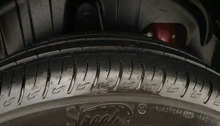 2024 Mahindra XUV 3XO AX5 1.2 L TCMPFi, Petrol, Manual, 28,471 km, Right Rear Tyre Tread