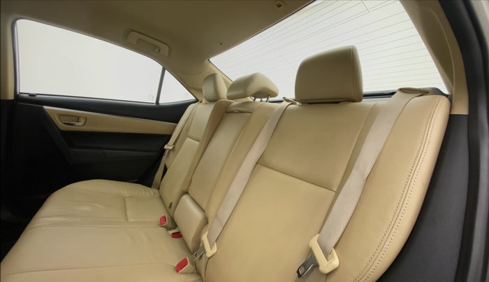 2018 Toyota Corolla Altis VL AT, Petrol, Automatic, 66,349 km, Right Side Rear Door Cabin