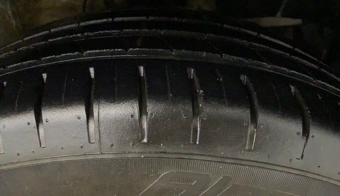 2018 Honda WR-V 1.2L I-VTEC VX MT, CNG, Manual, 71,665 km, Right Front Tyre Tread