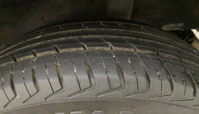 2016 Renault Kwid RXT 0.8, Petrol, Manual, 40,543 km, Left Rear Tyre Tread
