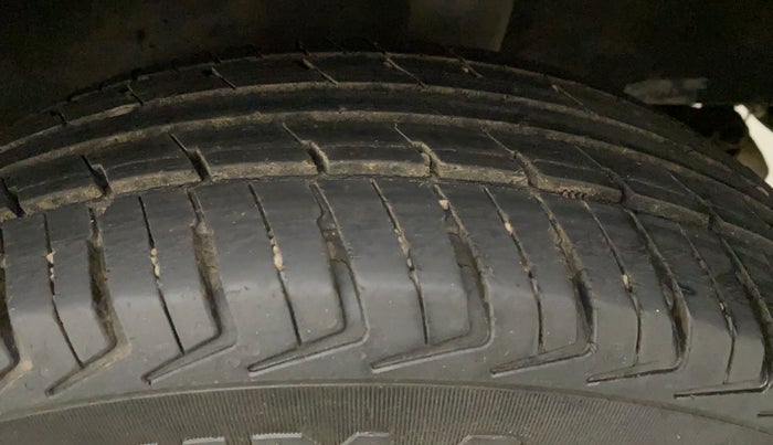 2016 Renault Kwid RXT 0.8, Petrol, Manual, 40,543 km, Left Front Tyre Tread