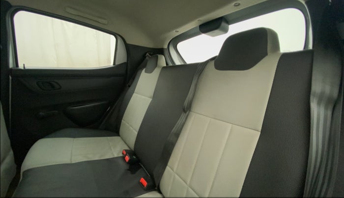 2016 Renault Kwid RXT 0.8, Petrol, Manual, 40,543 km, Right Side Rear Door Cabin