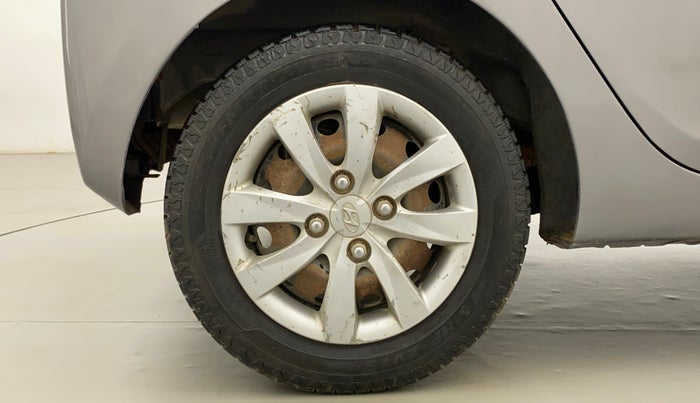 2013 Hyundai Eon MAGNA +, Petrol, Manual, 1,00,365 km, Right Rear Wheel