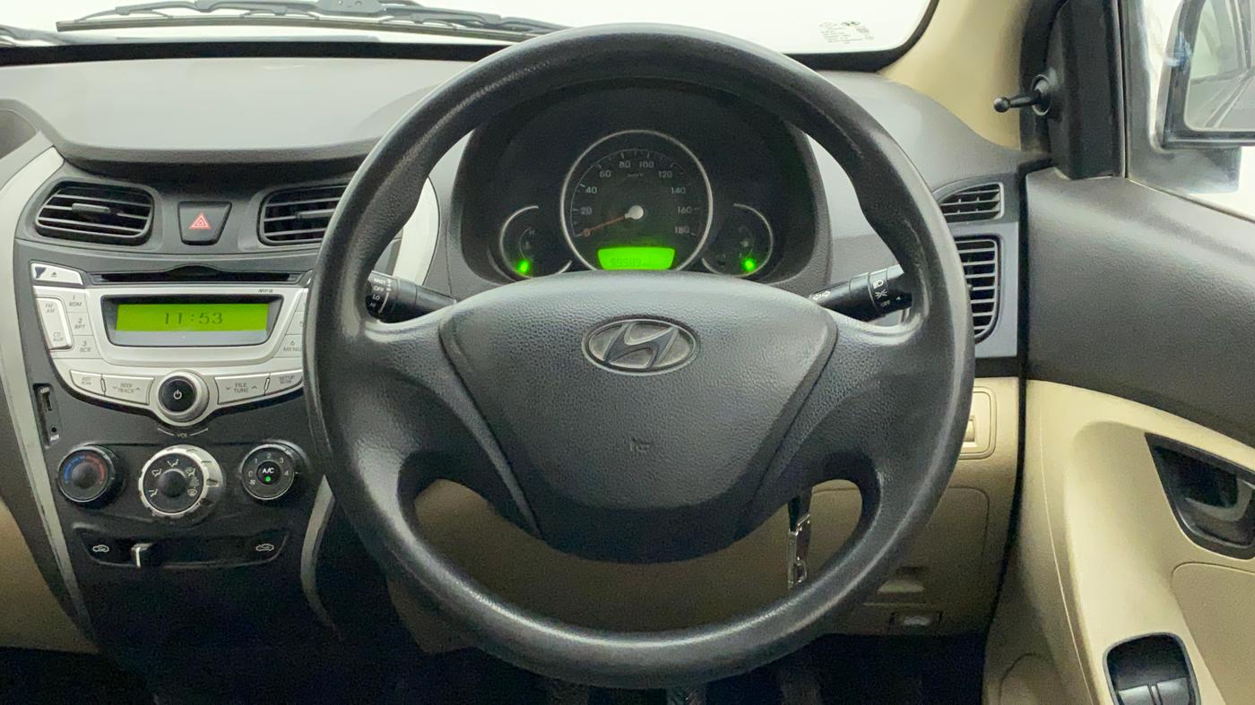 2013 Hyundai Eon MAGNA +, Petrol, Manual, 1,00,365 km, Steering Wheel Close Up