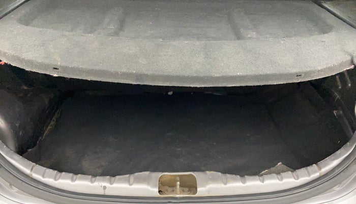 2013 Hyundai Eon MAGNA +, Petrol, Manual, 1,00,365 km, Boot Inside