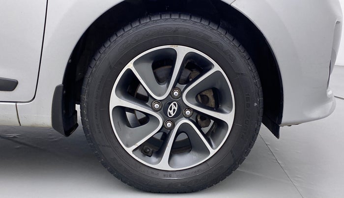 2017 Hyundai Grand i10 SPORTZ (O) 1.2 AT VTVT, CNG, Automatic, 92,144 km, Right Front Wheel