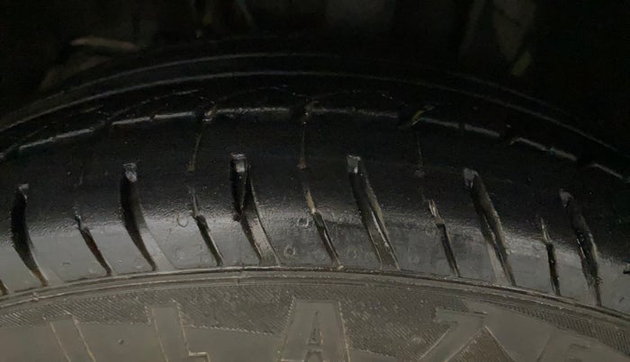 2022 Tata Tiago XT CNG, CNG, Manual, 87,539 km, Left Front Tyre Tread