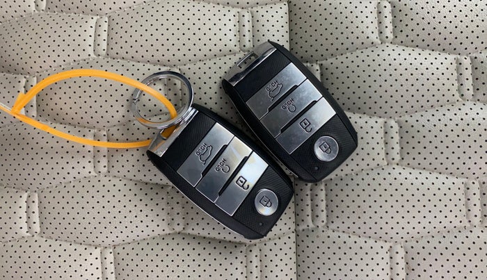 2022 KIA SELTOS HTX PETROL 1.5, Petrol, Manual, 26,120 km, Key Close Up