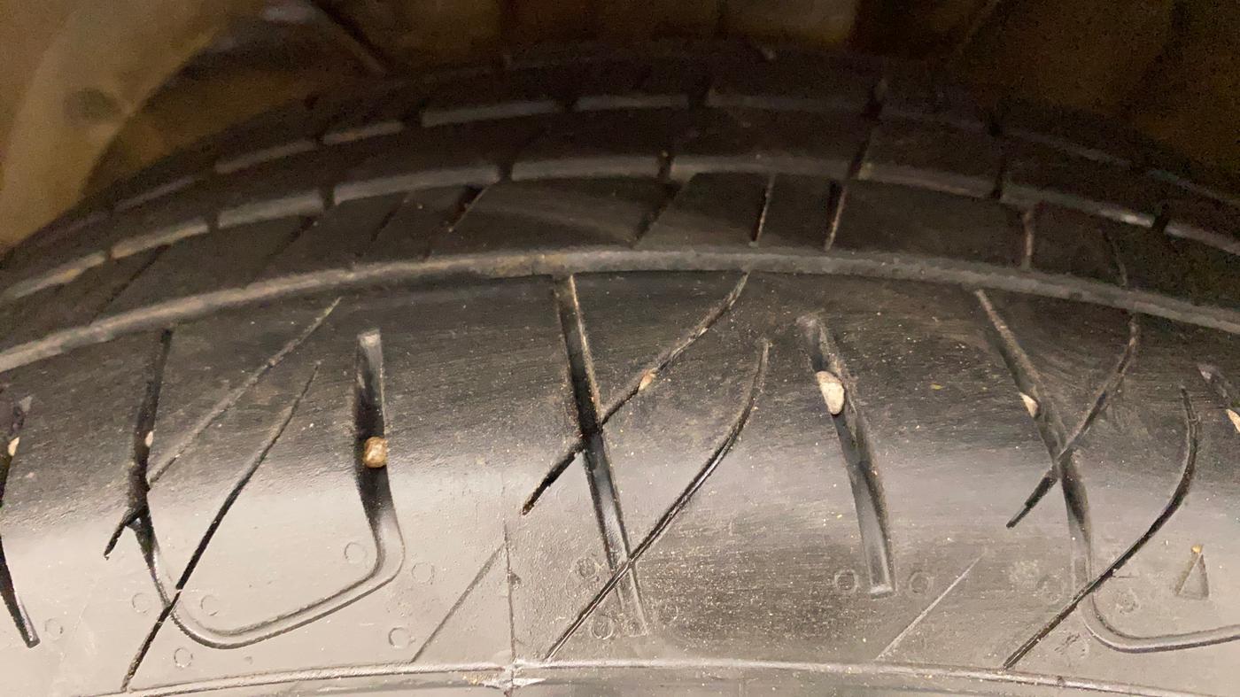 2017 Maruti Baleno ALPHA PETROL 1.2, CNG, Manual, 89,631 km, Left Front Tyre Tread