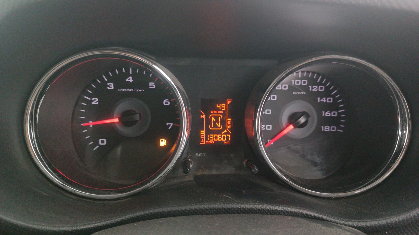2015 Mahindra TUV300 T8, Diesel, Manual, 1,30,605 km, Odometer Image